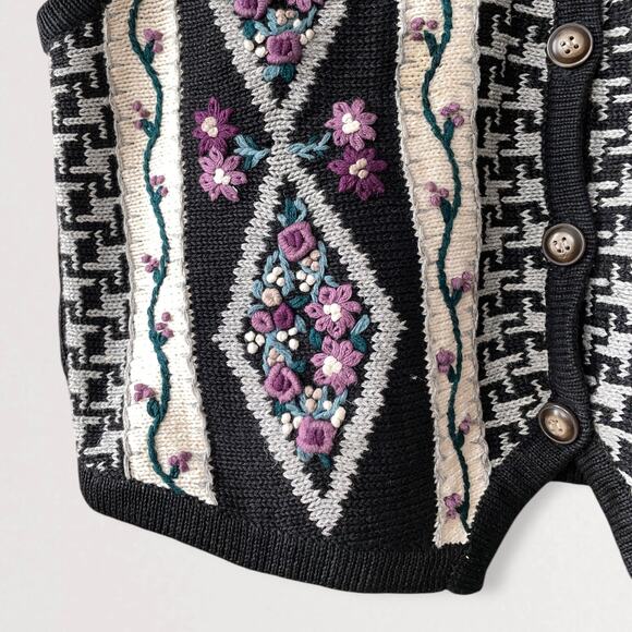 Y2K Whimsigoth Embroidered Sweater Vest Fairycore Cottagecore Romantic Boho M - Picture 6 of 9